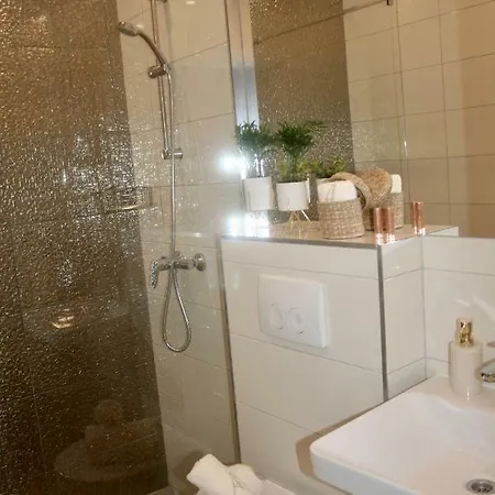 玛琳尼莎公寓 * 赫瓦尔