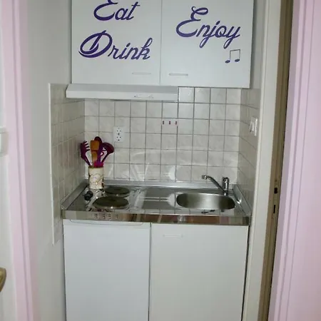 玛琳尼莎公寓 *