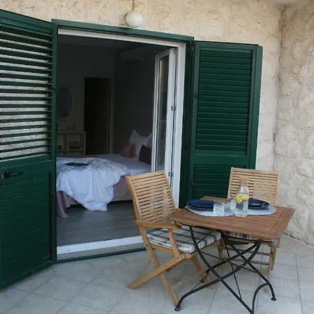 Marinesa Apartment