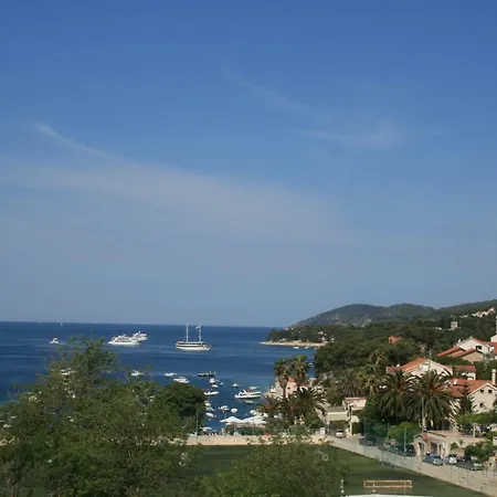 Marinesa Apartment