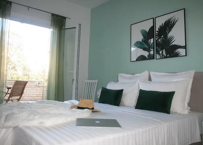 Marinesa * 흐바르