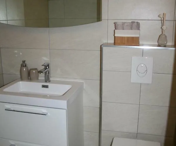 Marinesa 아파트 흐바르