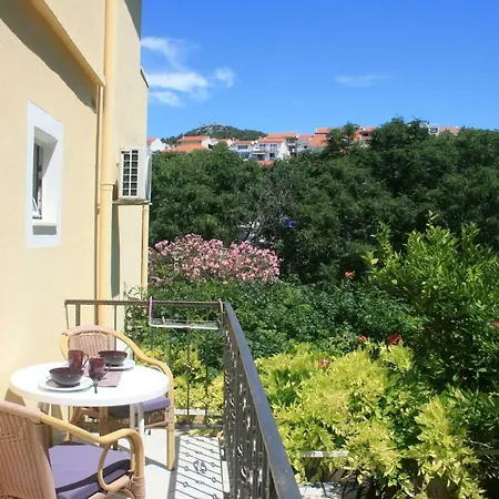 Marinesa Apartament *